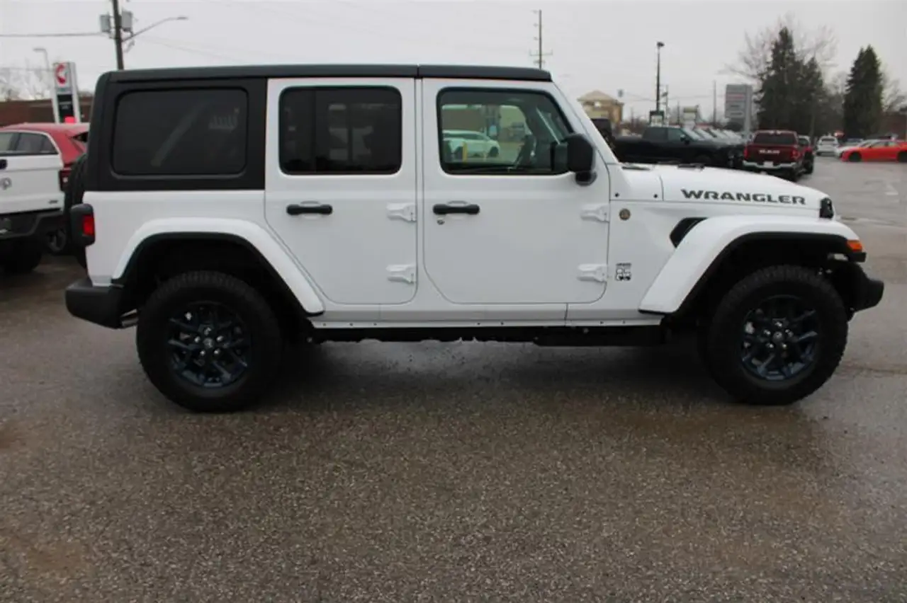 Jeep Wrangler снимка Jeep Wrangler