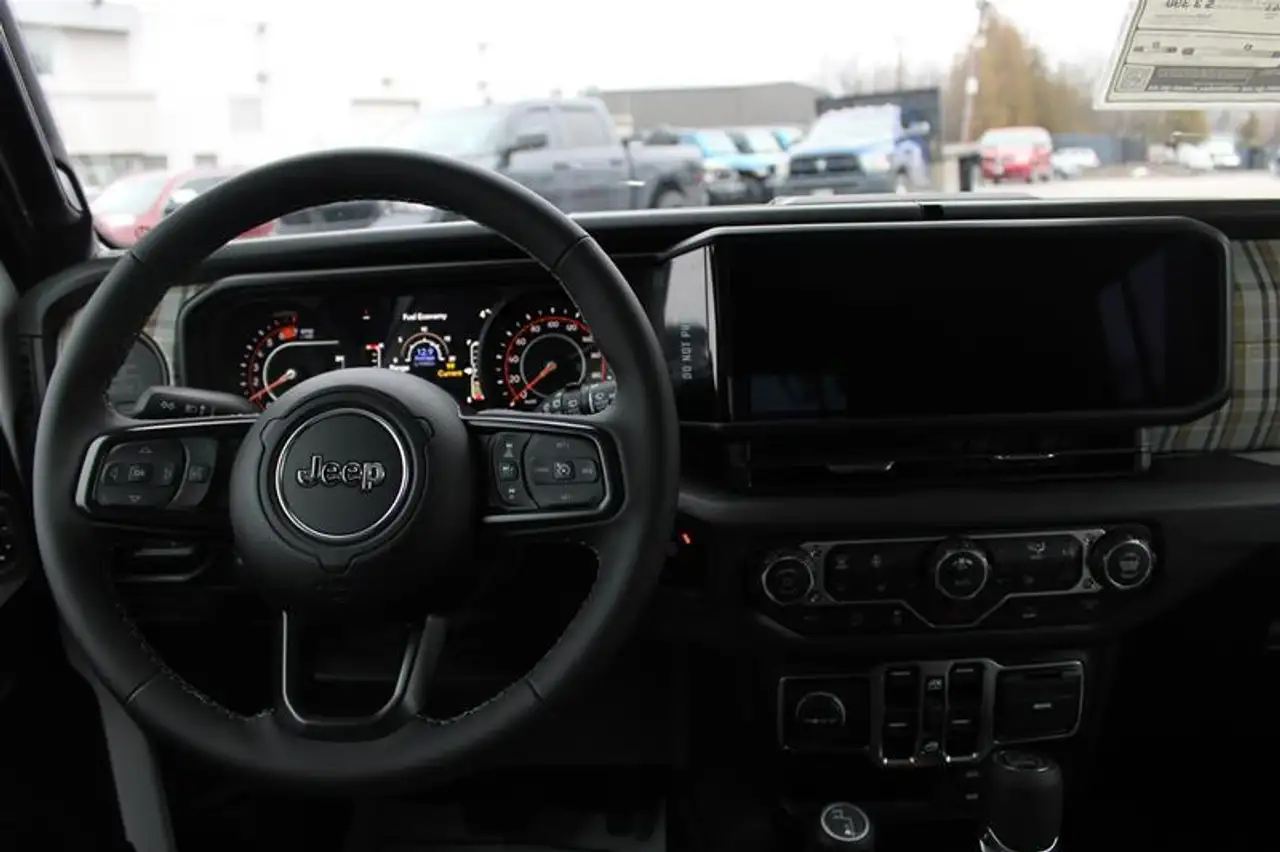 Jeep Wrangler снимка Jeep Wrangler