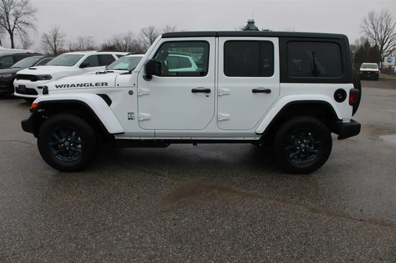 Jeep Wrangler снимка Jeep Wrangler
