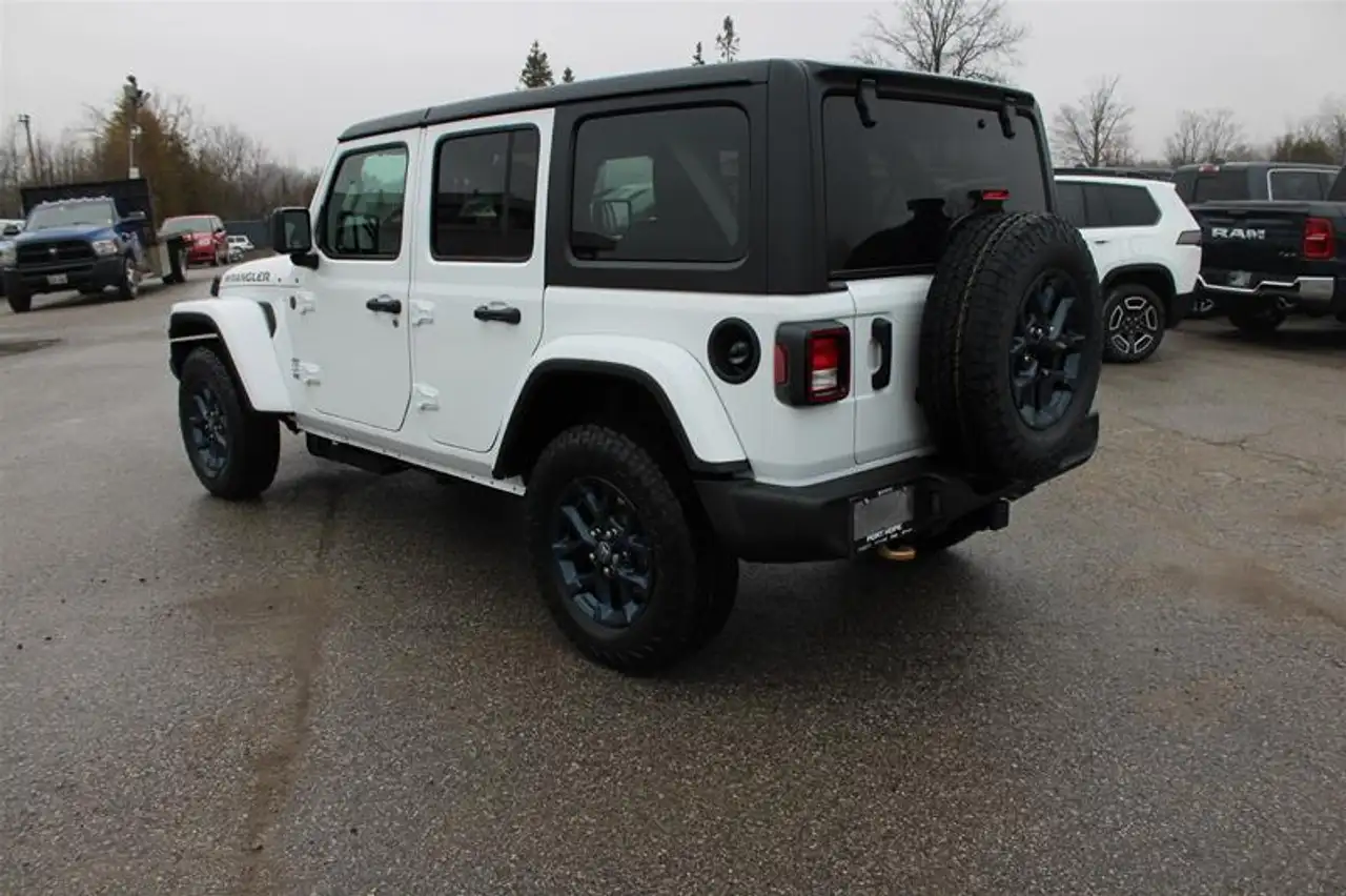 Jeep Wrangler снимка Jeep Wrangler