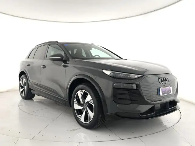Audi Q6 e-tron performance Business Advanced 326cv TETTO PANO+CAM