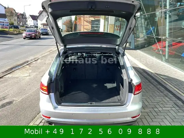 Audi A4 Avant view 6