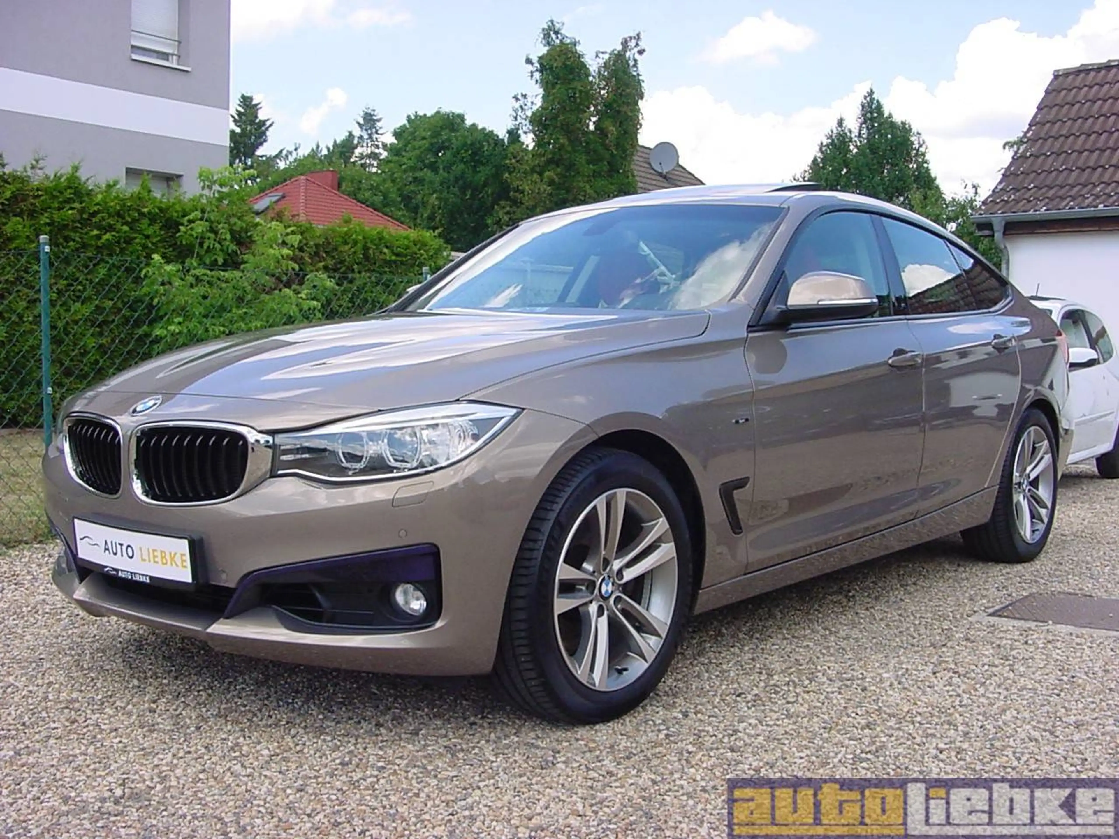 BMW 328 GT SPORT AUT,NAVI,XEN,PANO,LEDER,SHZ,PDC,BT