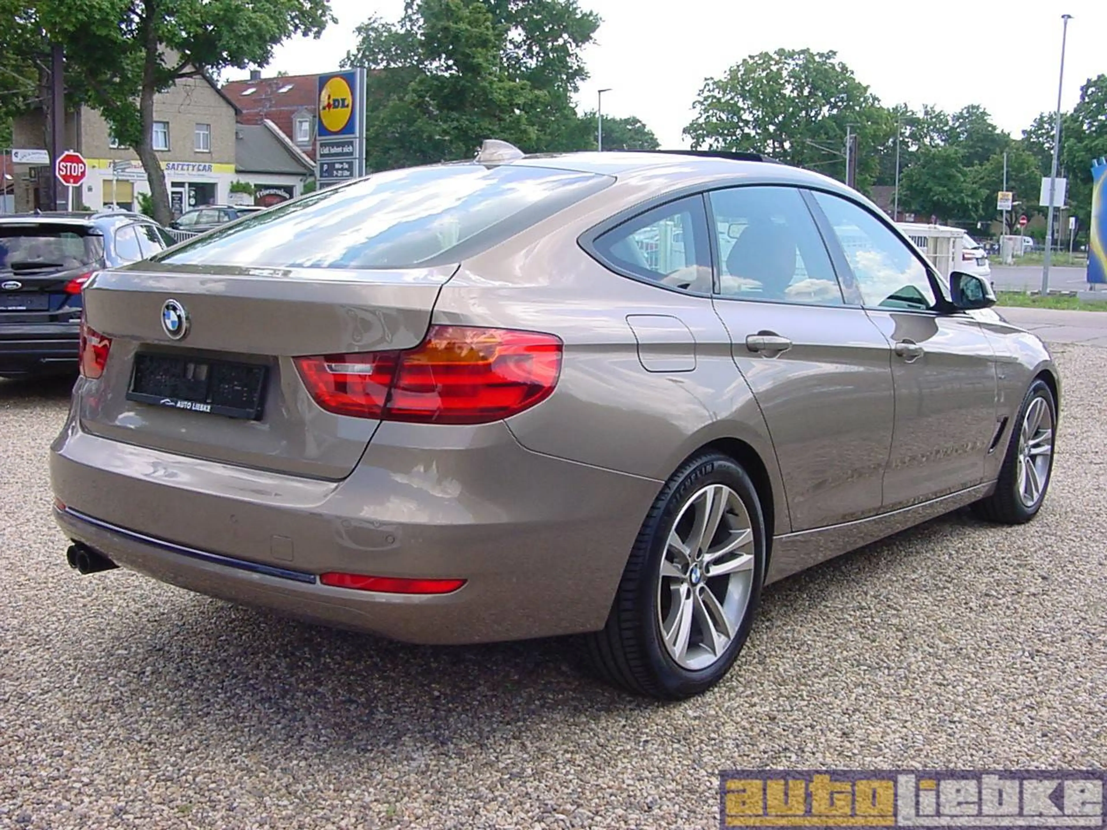 BMW 328 GT SPORT AUT,NAVI,XEN,PANO,LEDER,SHZ,PDC,BT — photo 3