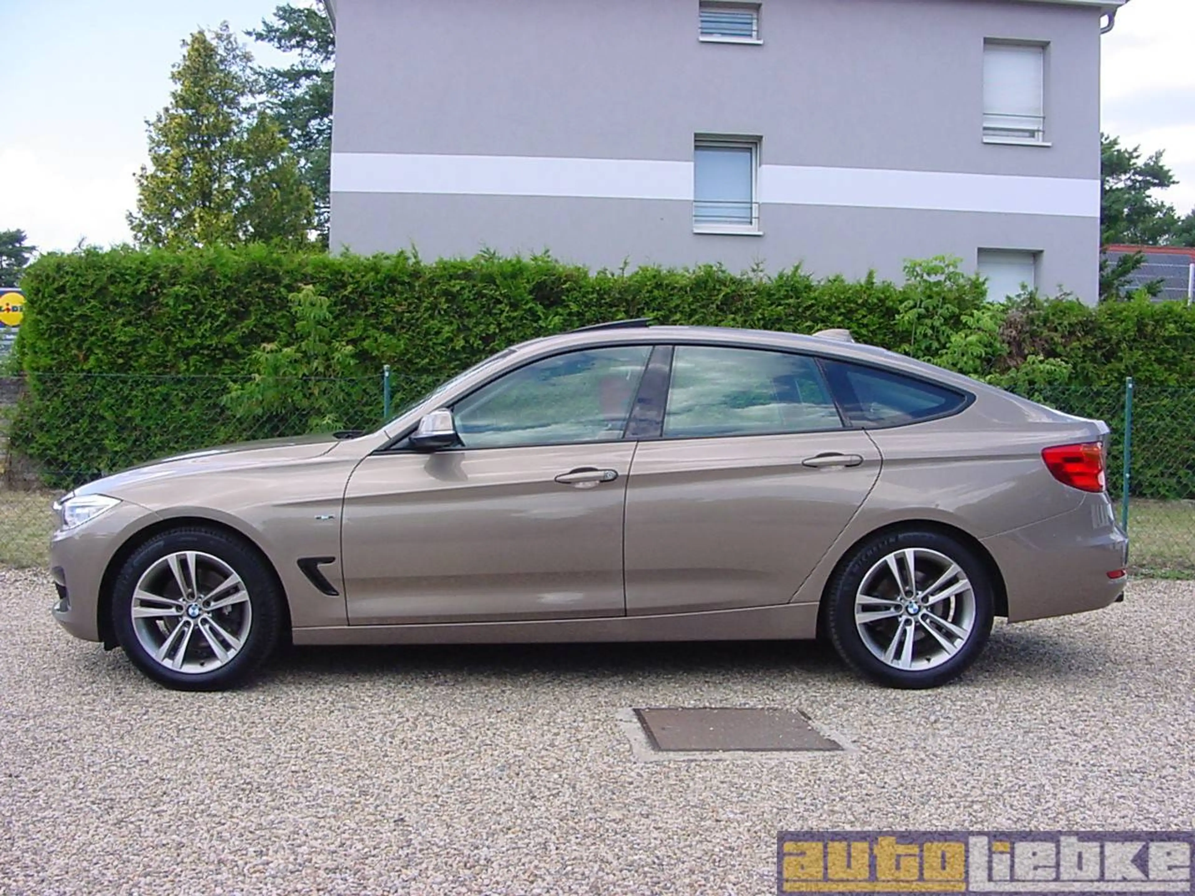 BMW 328 GT SPORT AUT,NAVI,XEN,PANO,LEDER,SHZ,PDC,BT — photo 2