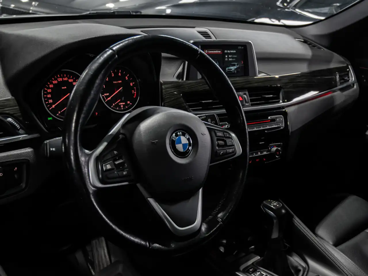 BMW X1 снимка BMW X1