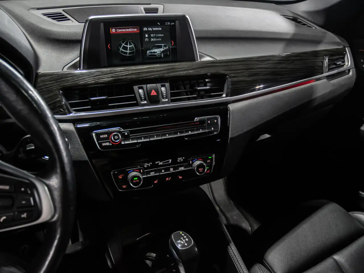 BMW X1 снимка BMW X1