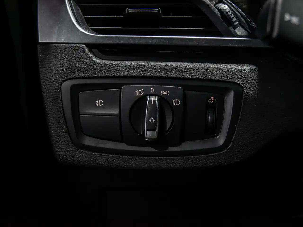 BMW X1 снимка BMW X1