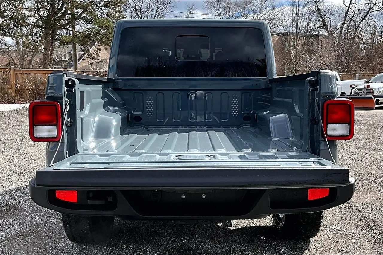 Jeep Gladiator снимка Jeep Gladiator