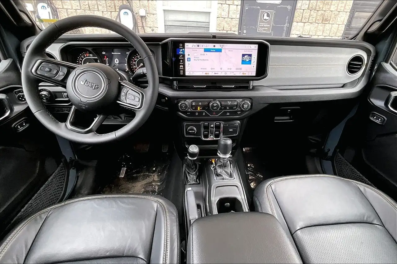 Jeep Gladiator снимка Jeep Gladiator