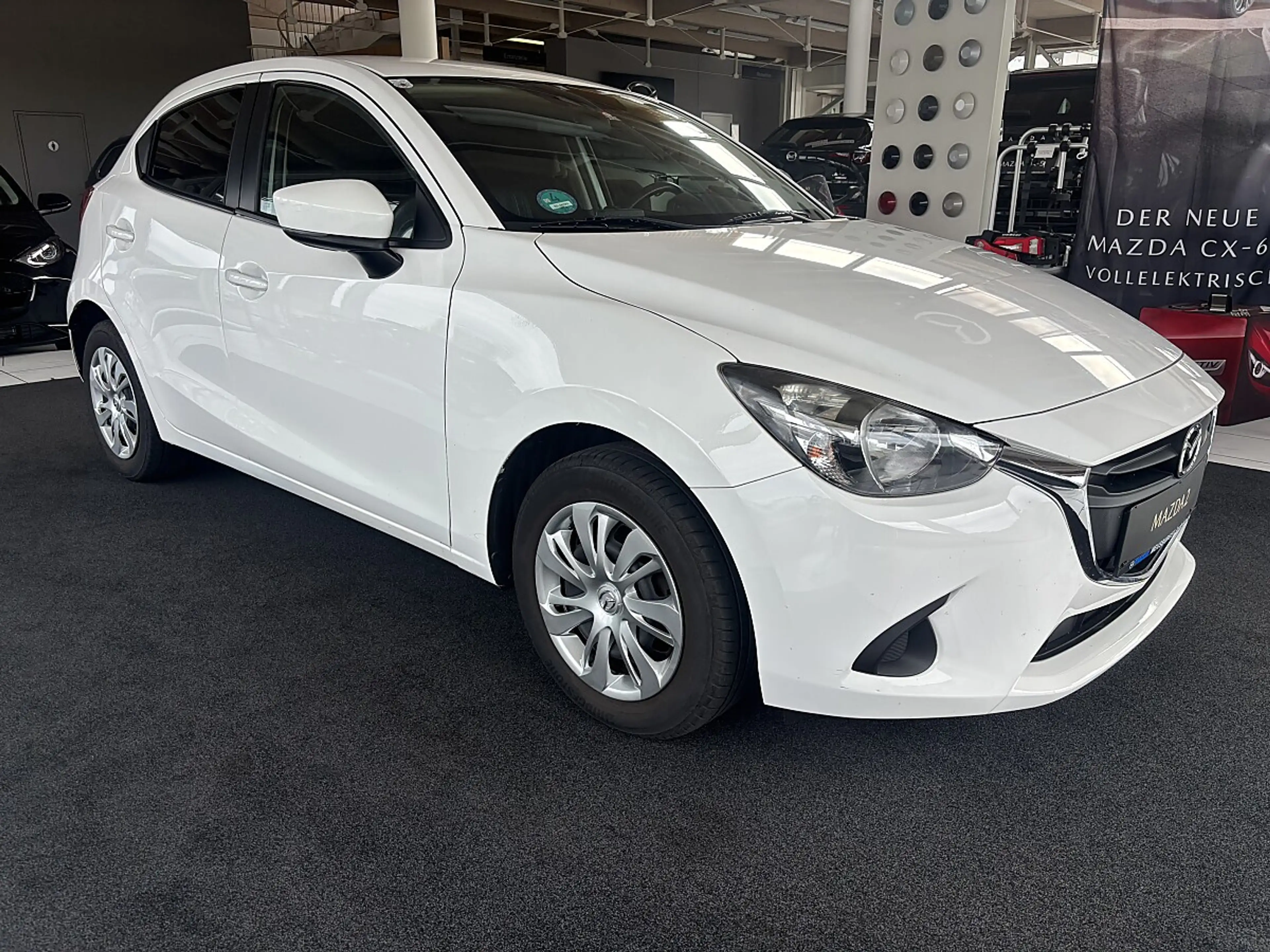 Mazda 2 Mazda2 G75 Emotion — photo 2