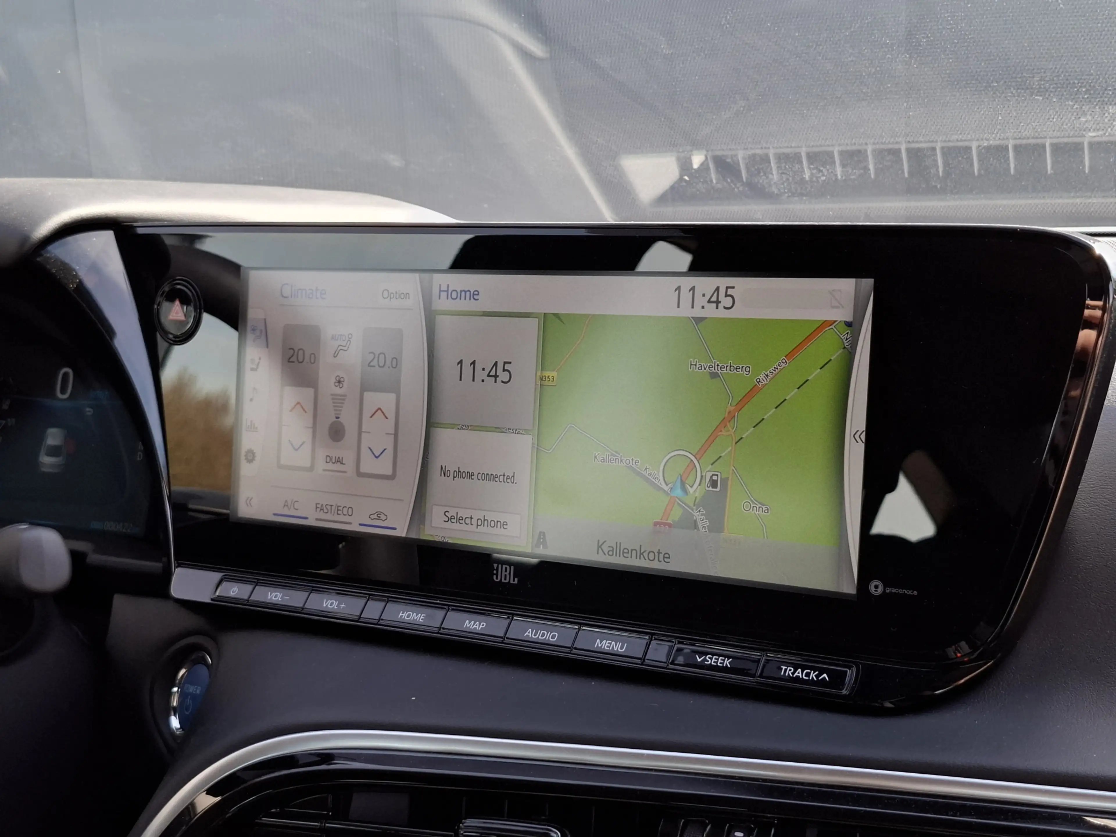 Toyota Mirai WATERSTOF H2 DYNAMIC METALLIC JBL AUDIO APPLE CARP — photo 13
