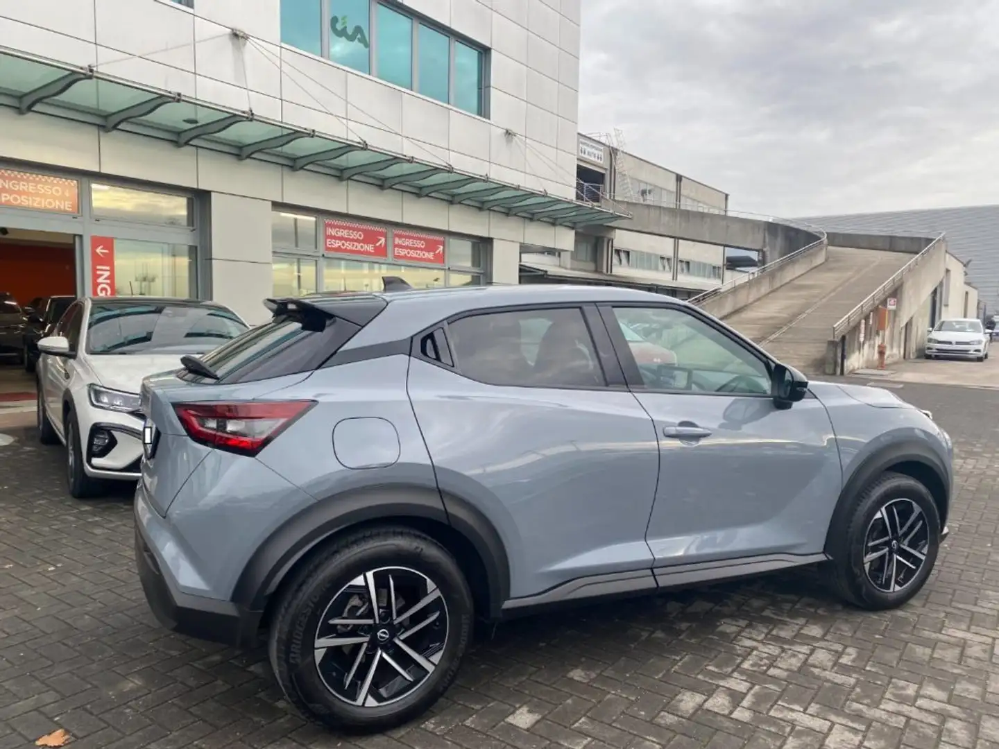 Nissan Juke 1.0 DIG-T 114 CV DCT N-Connecta Grigio - 1
