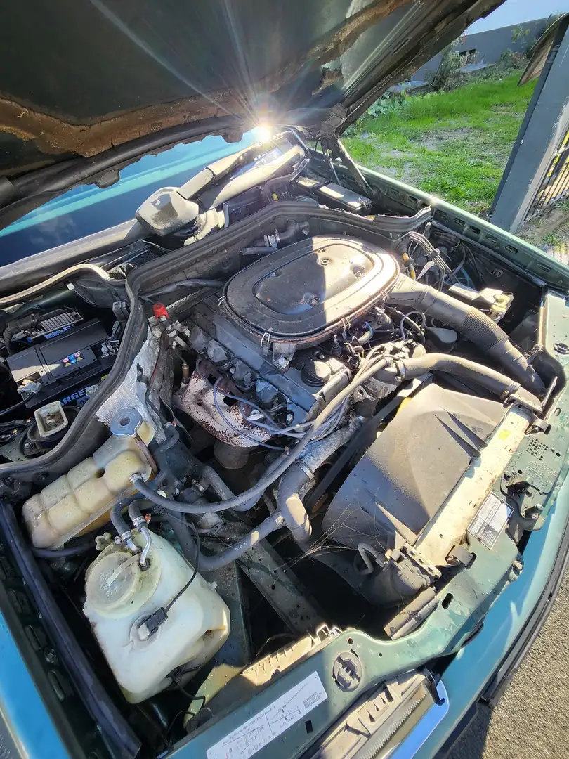 Mercedes-Benz 200 E Aut. - 2