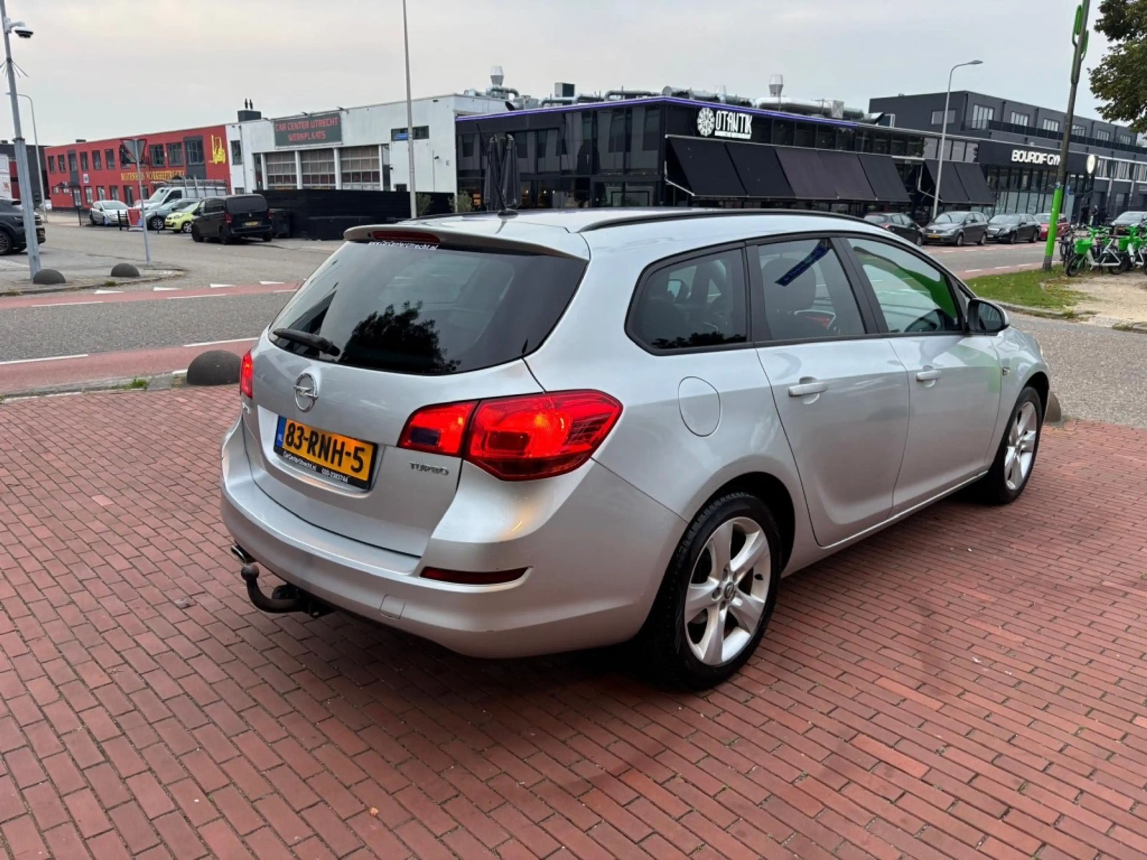 Opel Astra Sports Tourer 1.4 Turbo Edition — photo 4