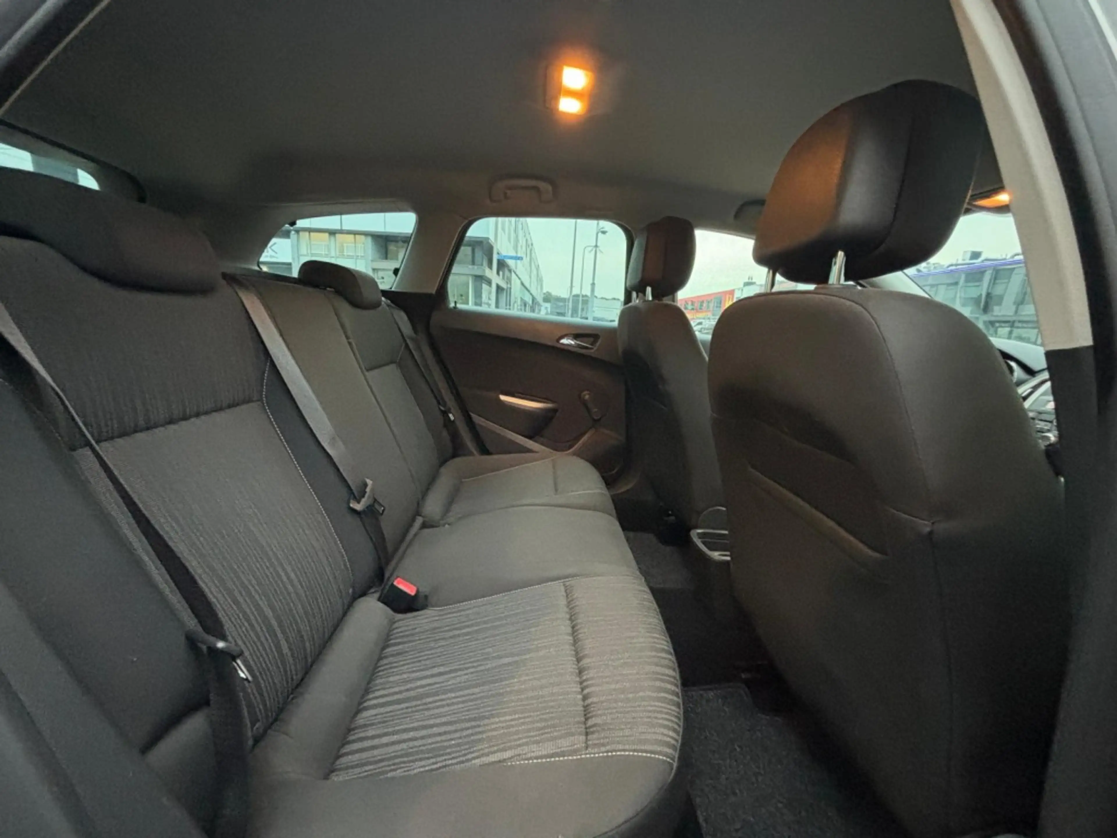 Opel Astra Sports Tourer 1.4 Turbo Edition — photo 6