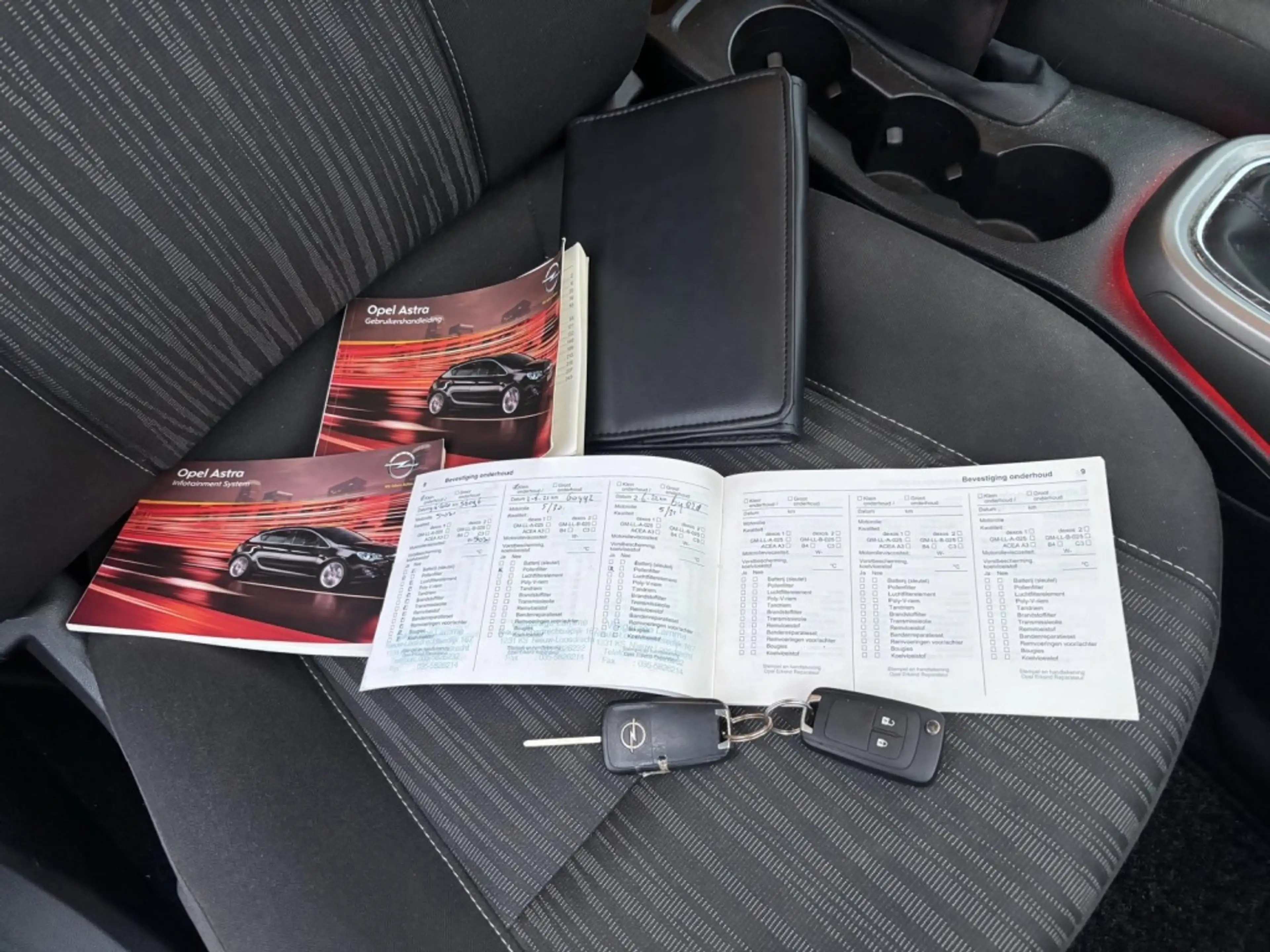 Opel Astra Sports Tourer 1.4 Turbo Edition — photo 11