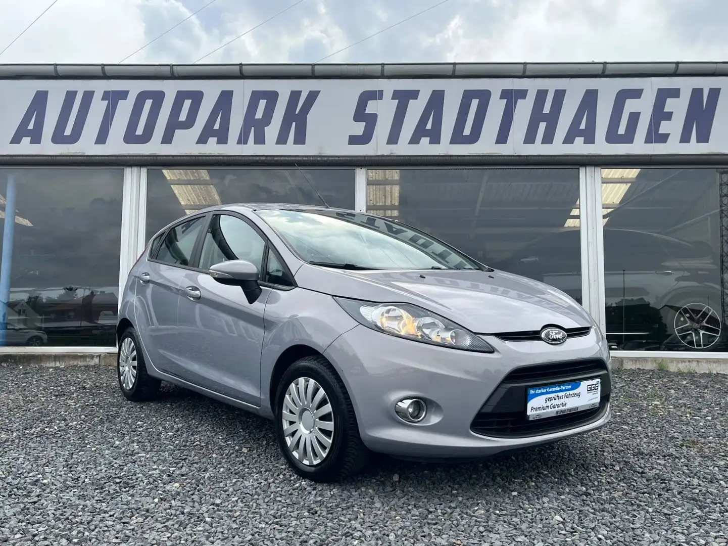 Ford Fiesta 1.25 KLIMA/SCHECKHEFT gepflegt/USB/AUX Grau - 1