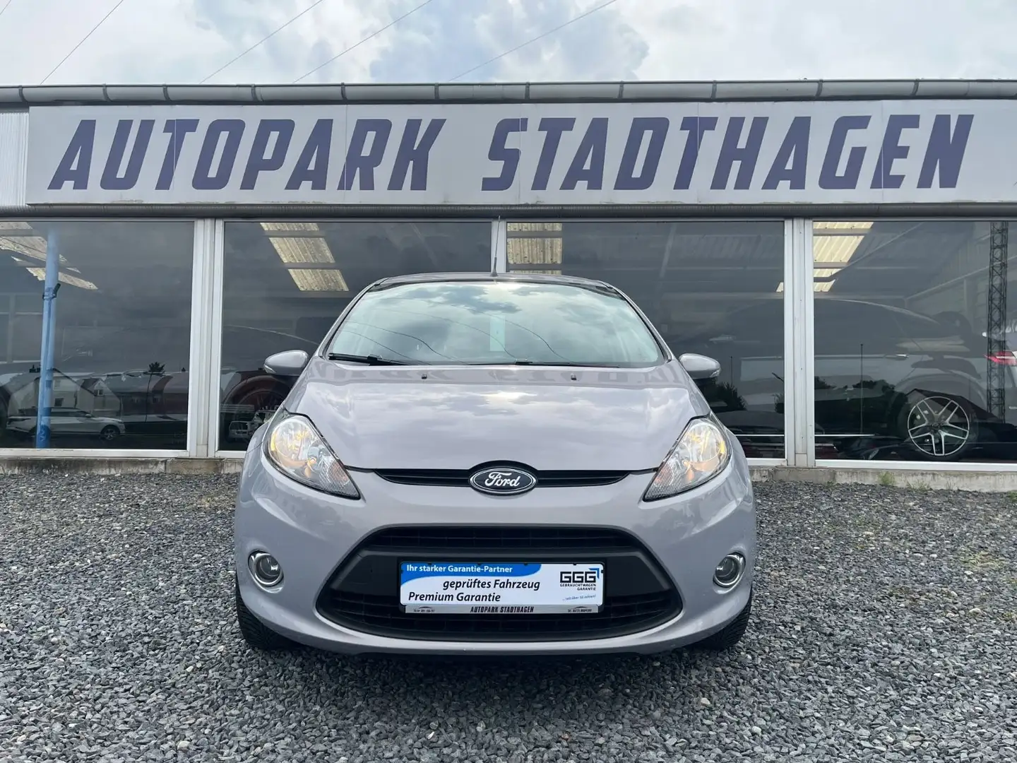Ford Fiesta 1.25 KLIMA/SCHECKHEFT gepflegt/USB/AUX Grau - 2