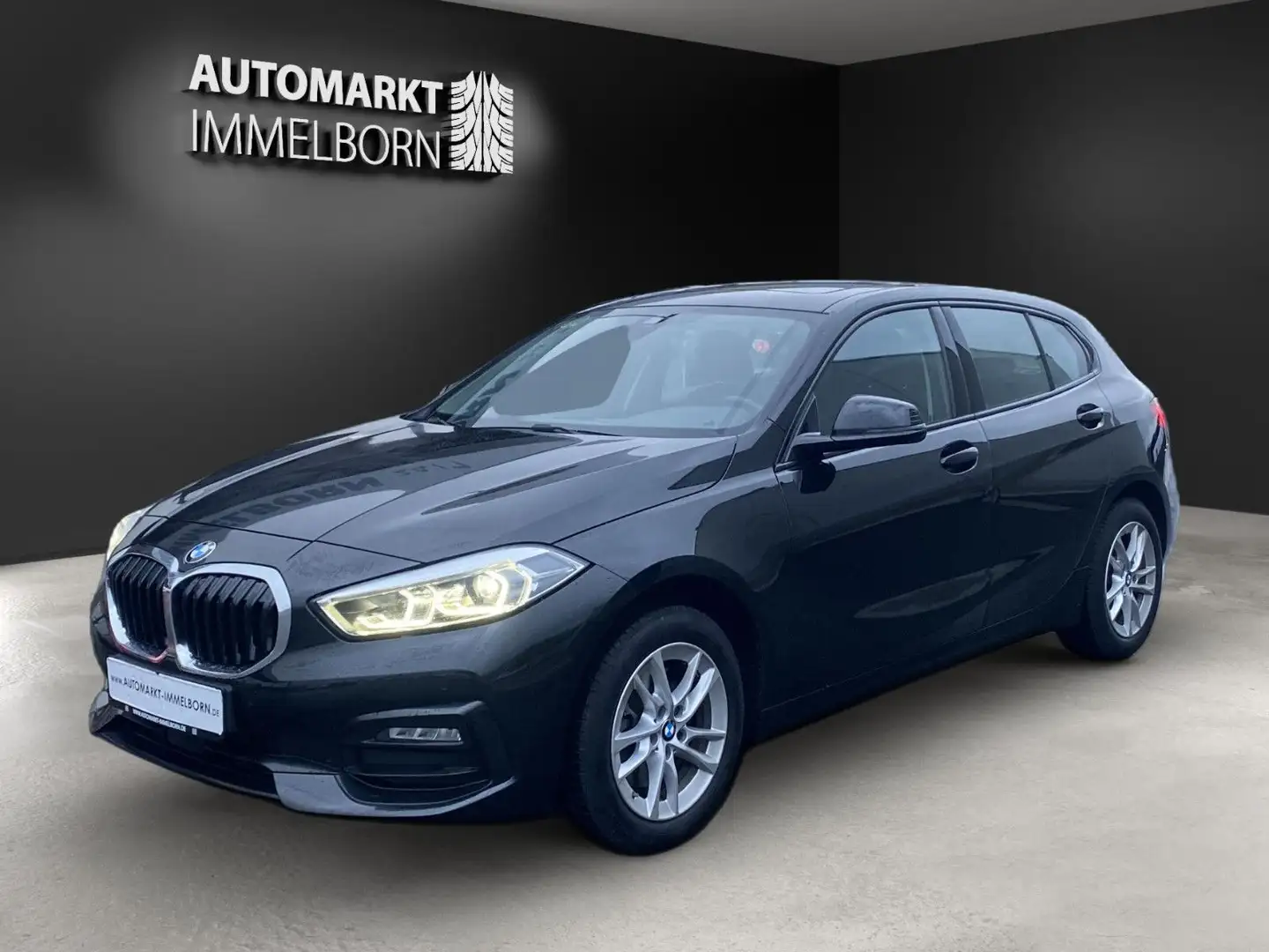 BMW 118 i Sport Line Pano*LED*Leder*Navi*Hifi*LiveCo Schwarz - 2