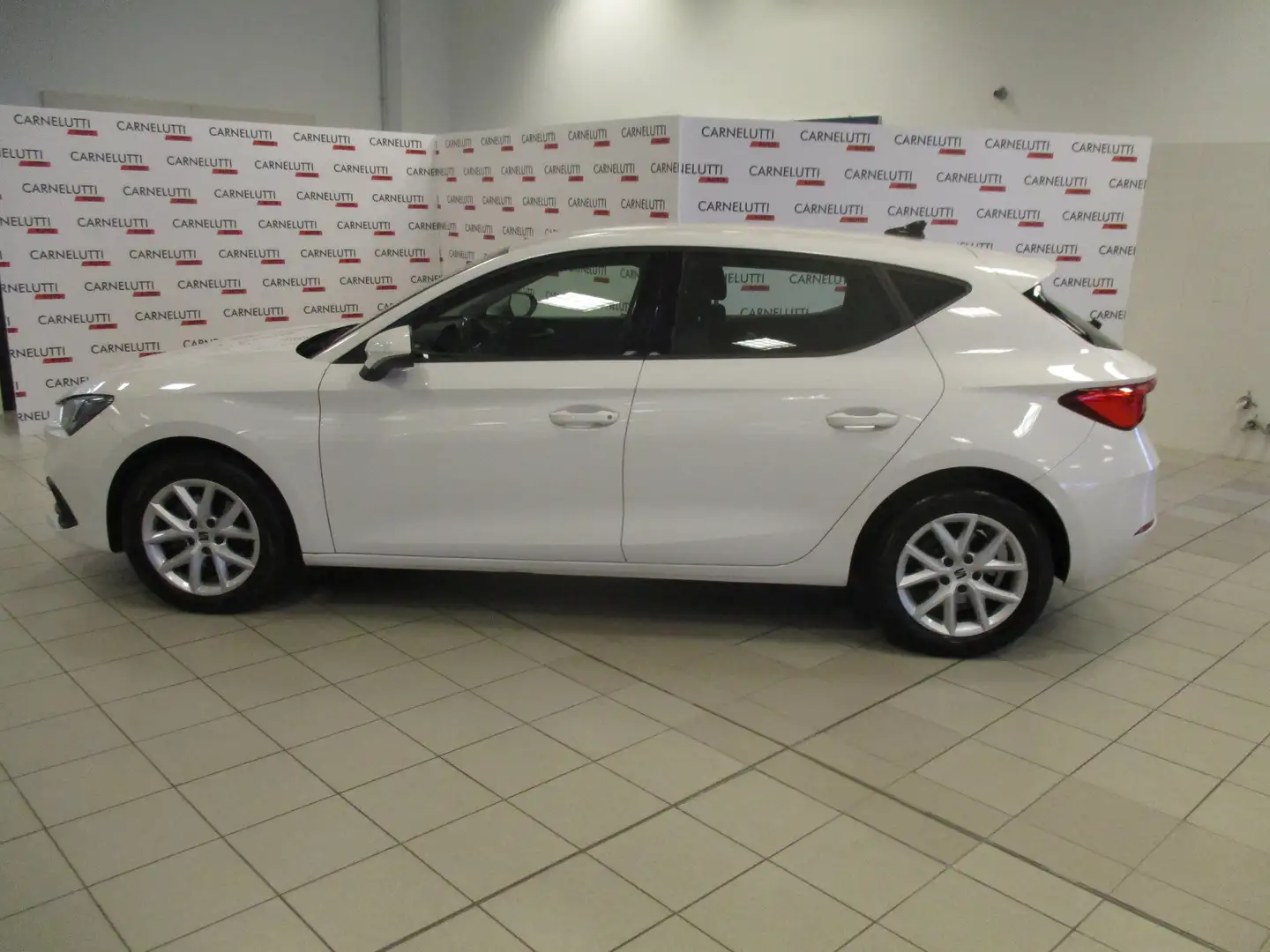 SEAT Leon Leon IV 2020 2.0 tdi Style 115cv Blanc - 2