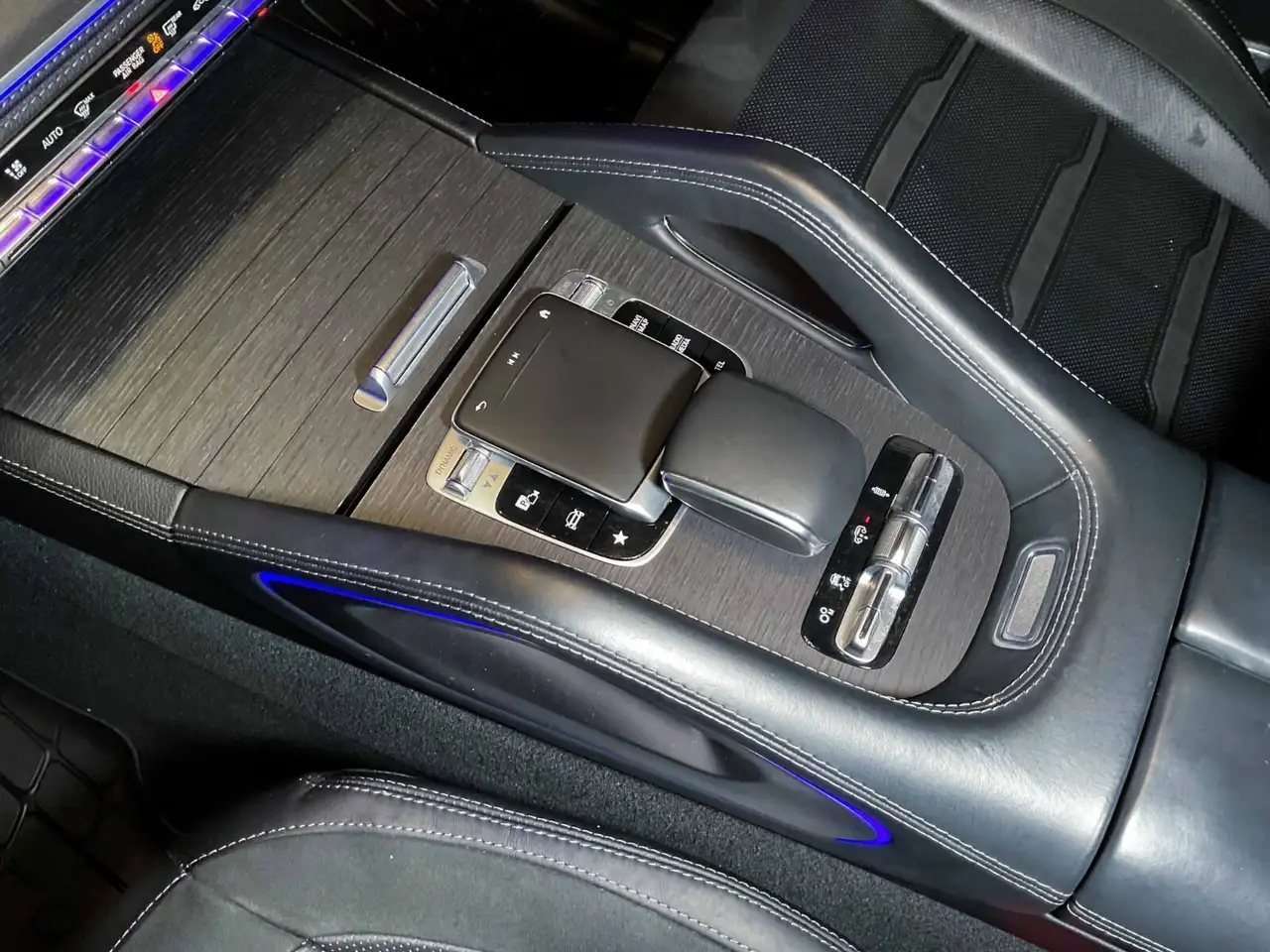 Mercedes-Benz GLE снимка Mercedes-Benz GLE