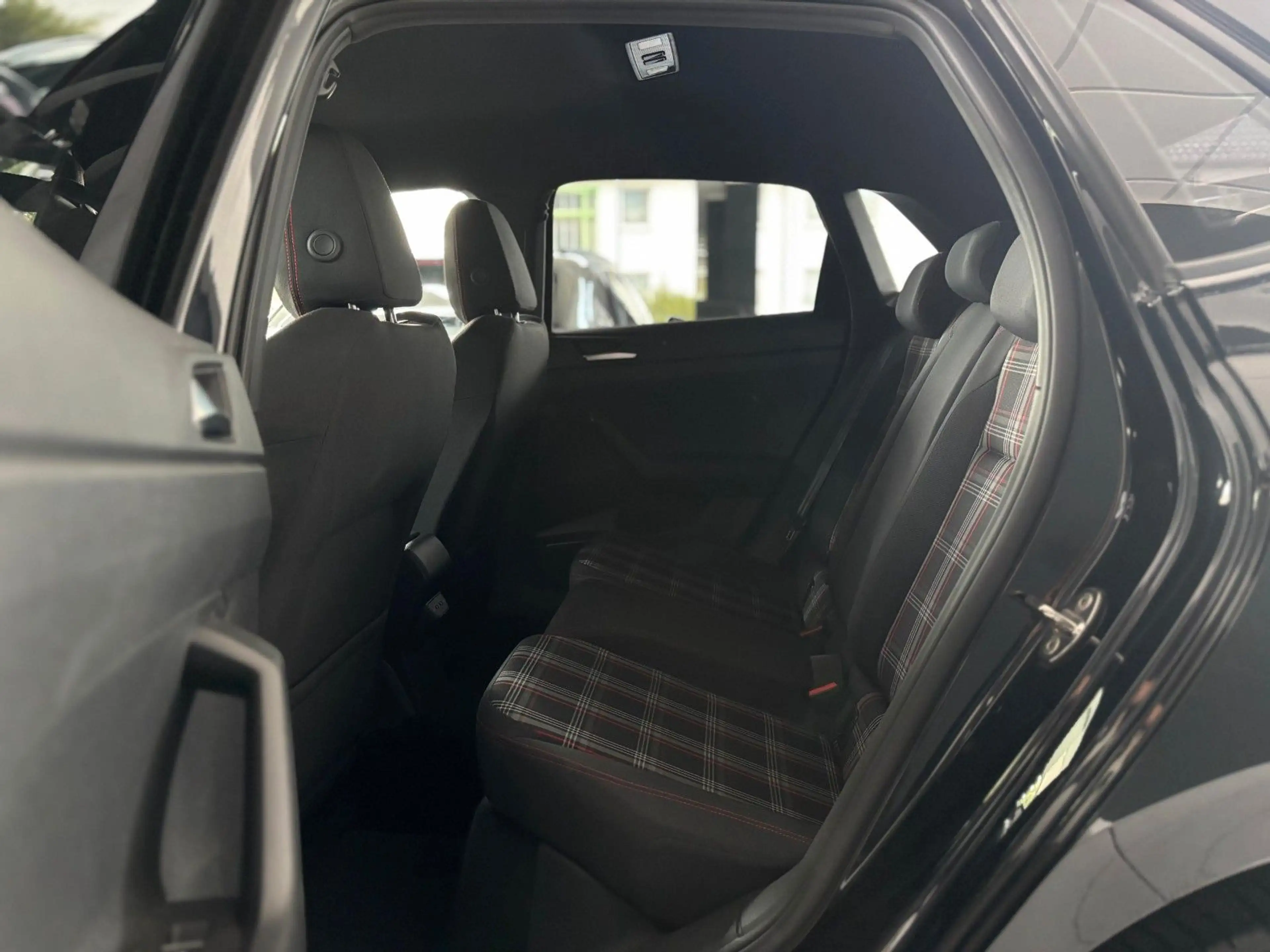 Volkswagen Polo VI GTI LED CARPLAY ACC SITZHEIZUNG NAVI — photo 11
