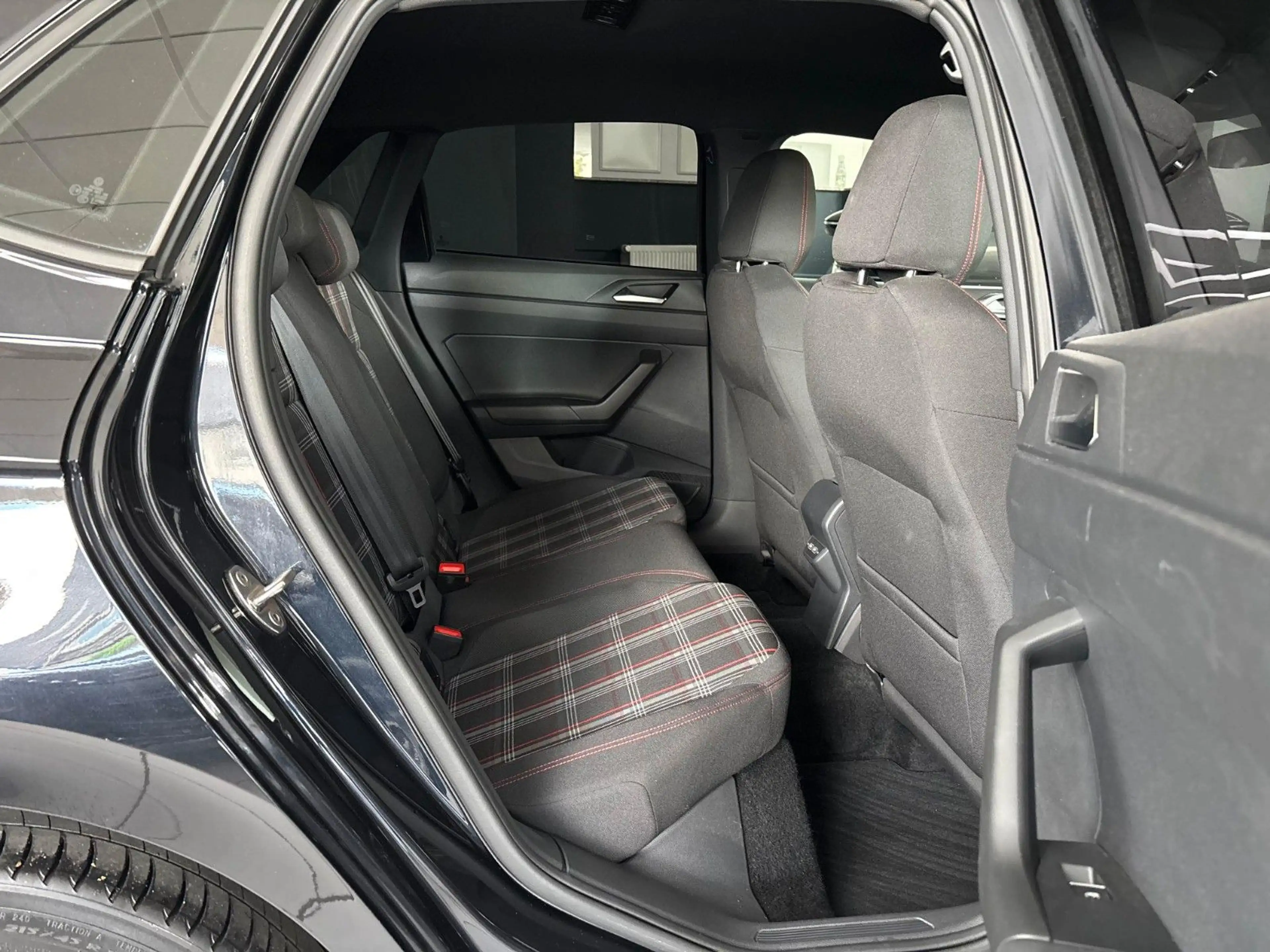 Volkswagen Polo VI GTI LED CARPLAY ACC SITZHEIZUNG NAVI — photo 12