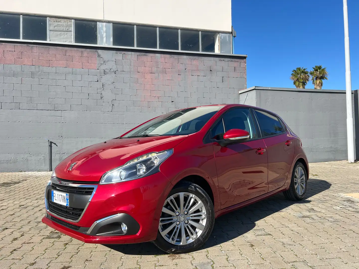 Peugeot 208 208 5p 1.2 Benzina 82cv Allure 2017 115.000km Rouge - 1