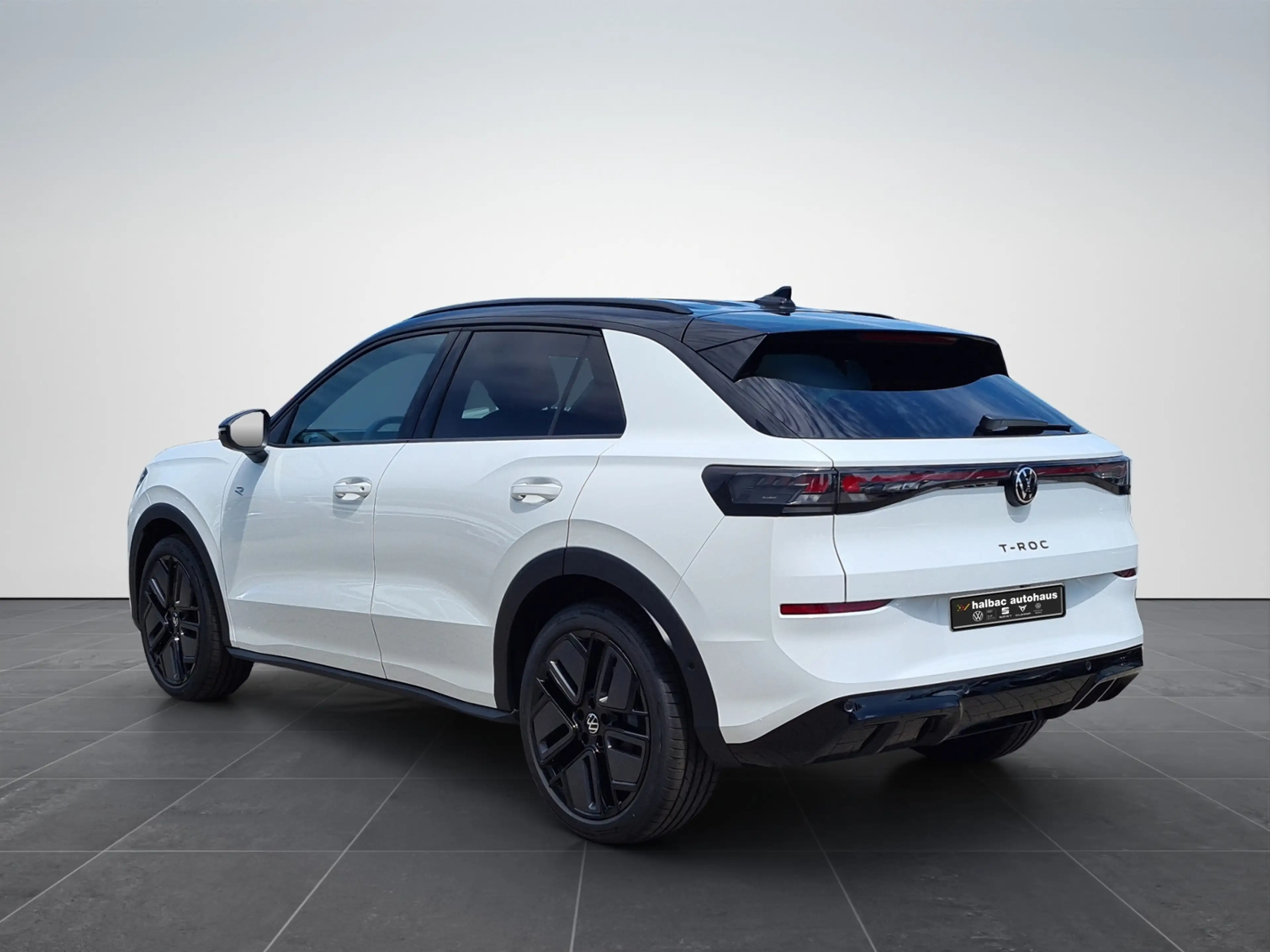 Volkswagen T-Roc 1.5 TSI DSG R-Line+WR+NAVI+5JahreGar+IQLIGHT+PDC — photo 5