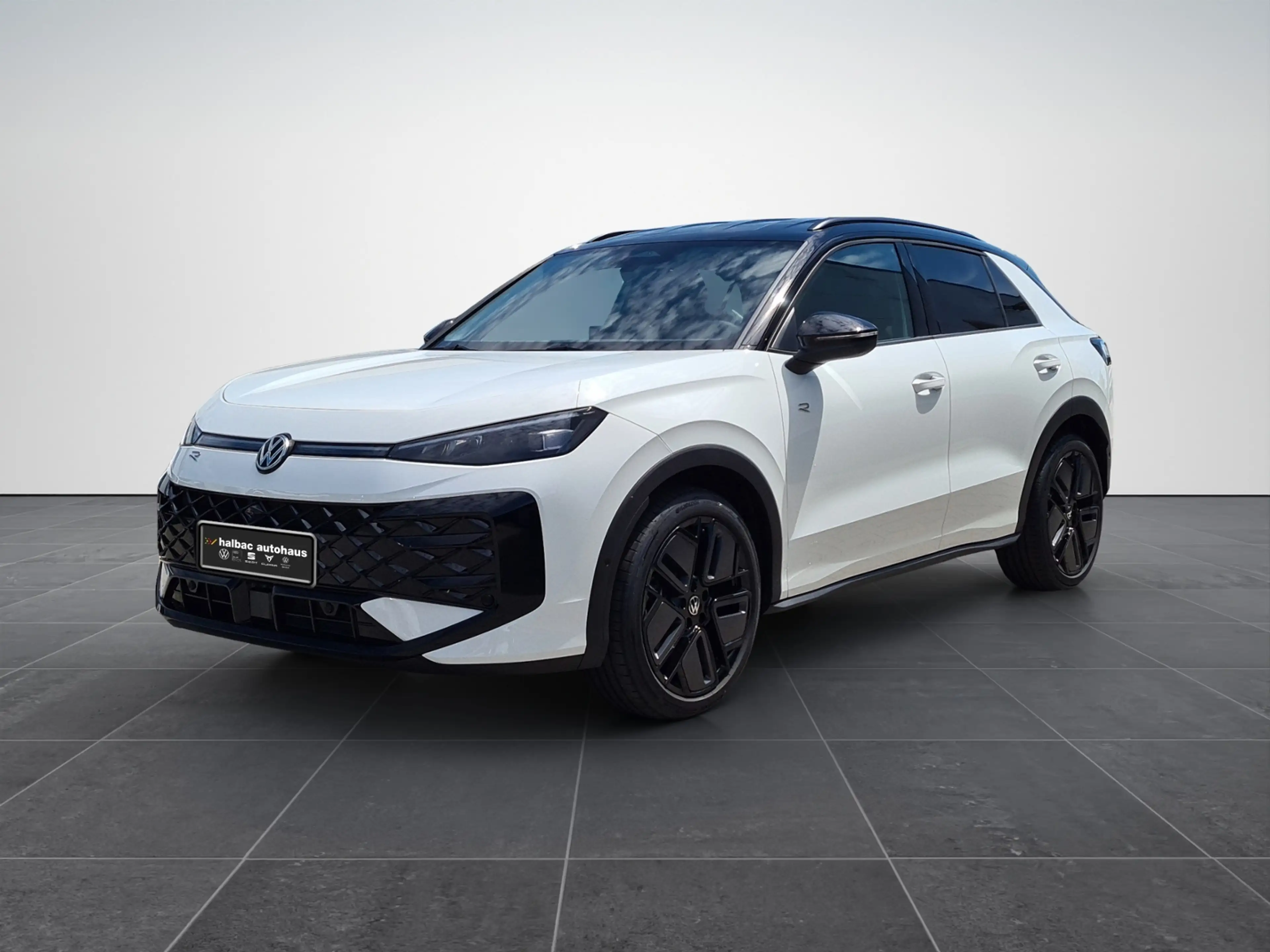 Volkswagen T-Roc 1.5 TSI DSG R-Line+WR+NAVI+5JahreGar+IQLIGHT+PDC — photo 2