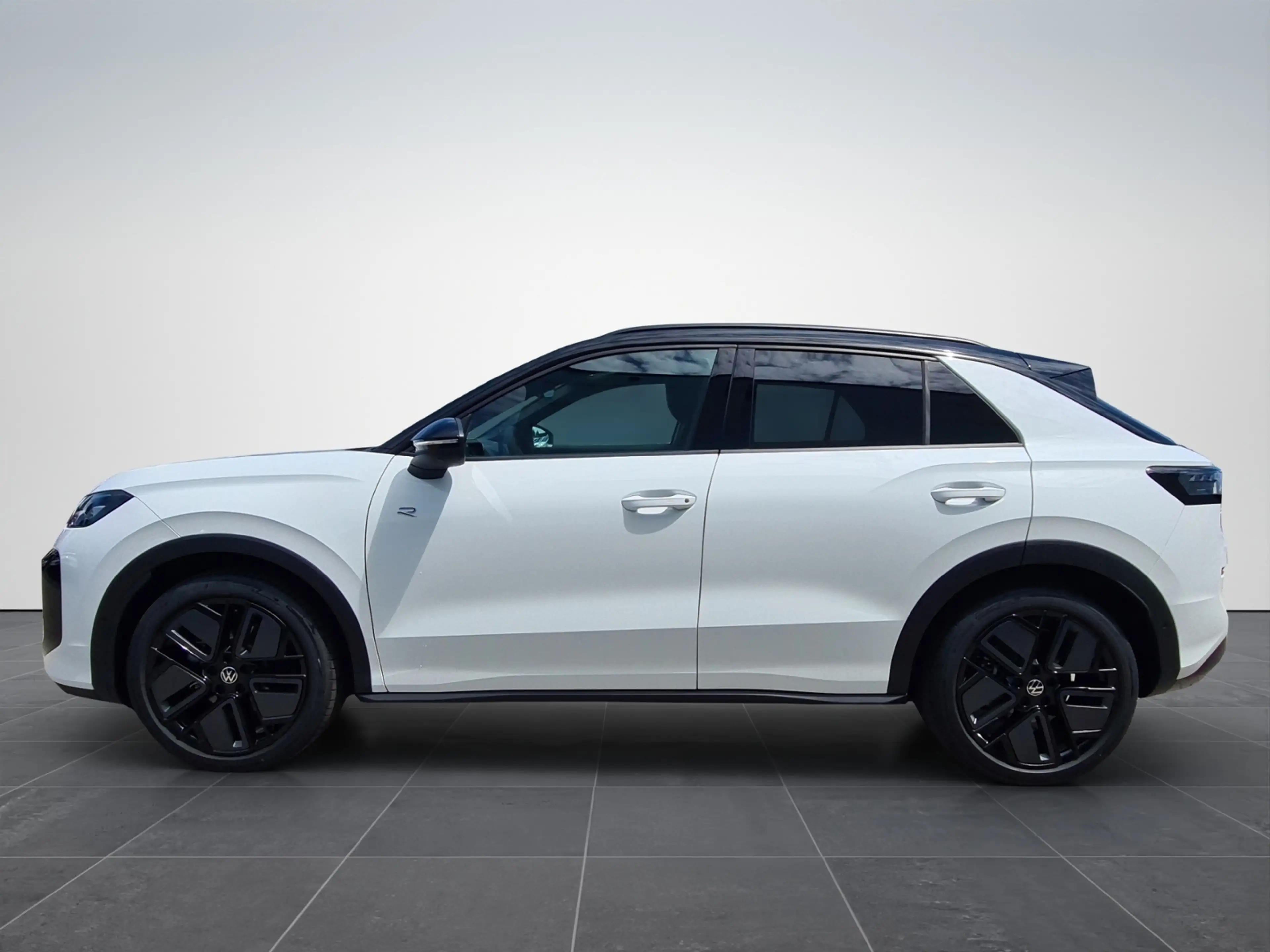 Volkswagen T-Roc 1.5 TSI DSG R-Line+WR+NAVI+5JahreGar+IQLIGHT+PDC — photo 4