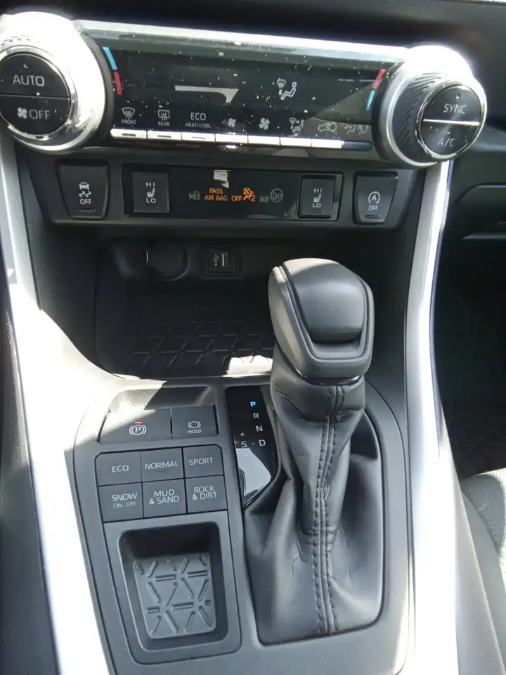 Toyota RAV 4 снимка Toyota RAV 4