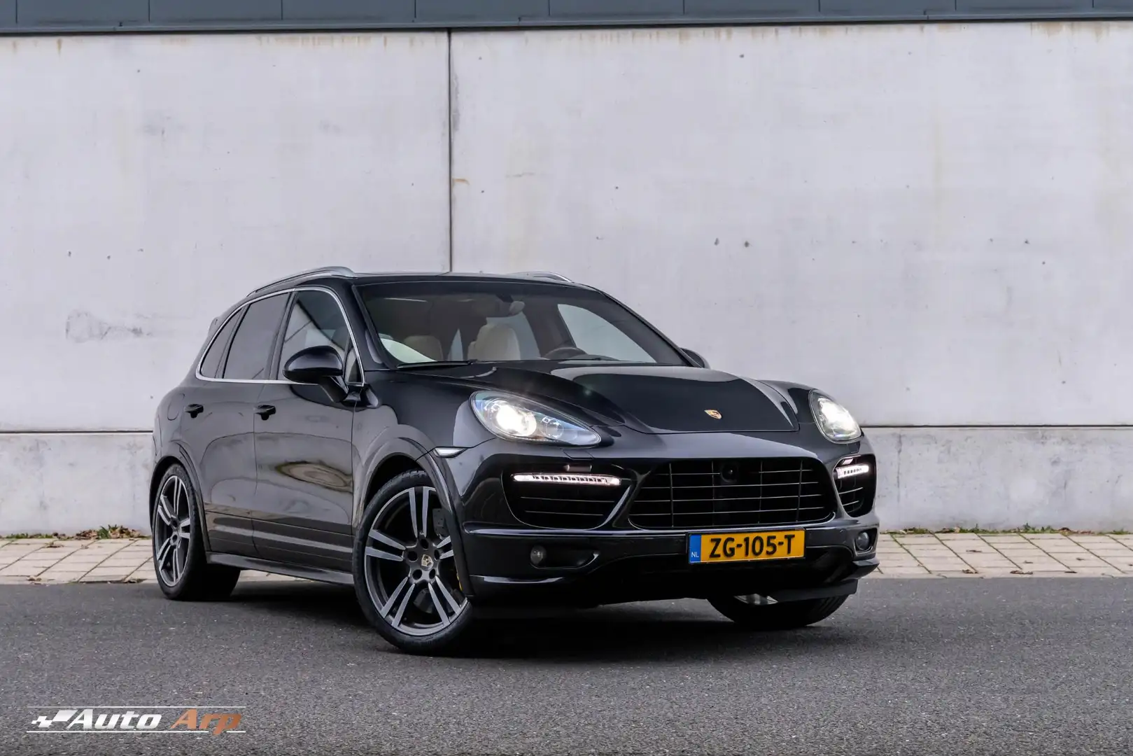 Porsche Cayenne 4.8 Turbo Schwarz - 1