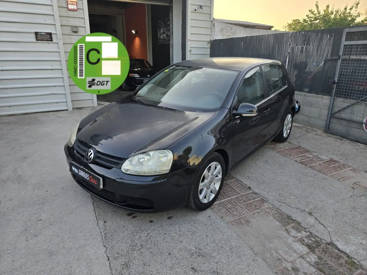 Volkswagen Golf 1.6 Conceptline 105 Negro - 1