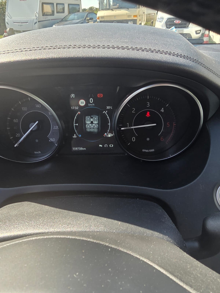 Jaguar E-Pace E-Pace Diesel D150 R-Dynamic — photo 8