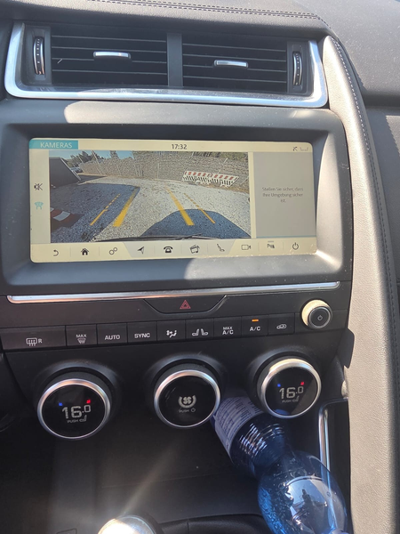 Jaguar E-Pace E-Pace Diesel D150 R-Dynamic — photo 7