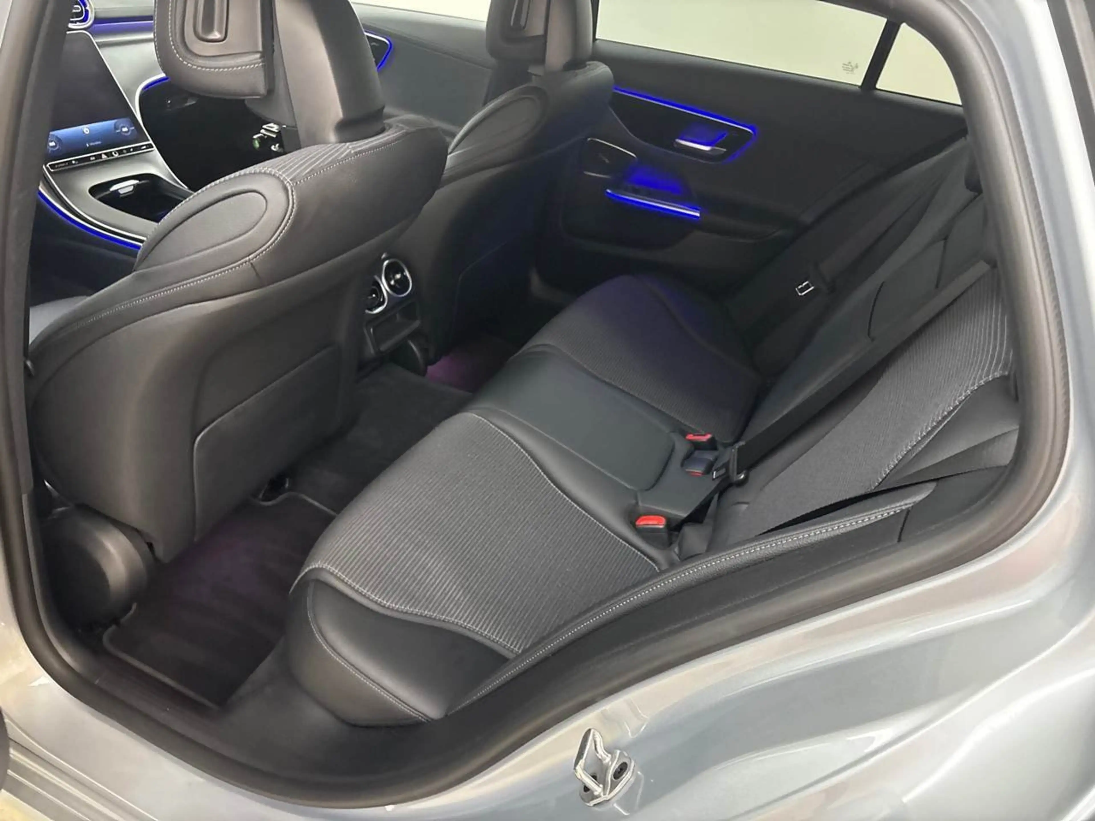 Mercedes-Benz C 220 d 4Matic / 250 Avantgarde AHK BLIS HuD Key — photo 11