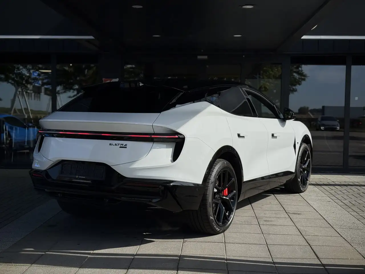 Lotus Eletre 2025