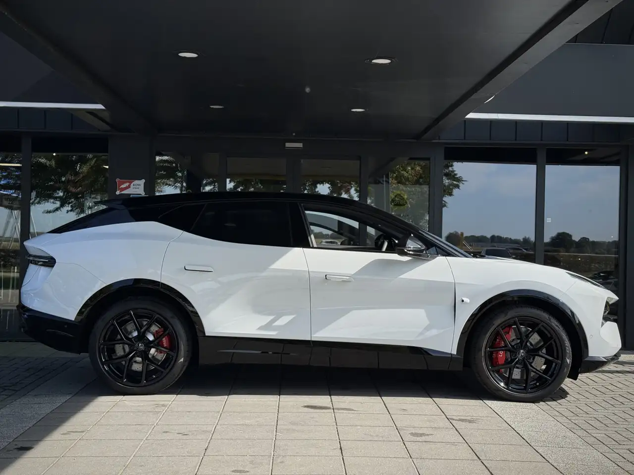 Lotus Eletre 2025