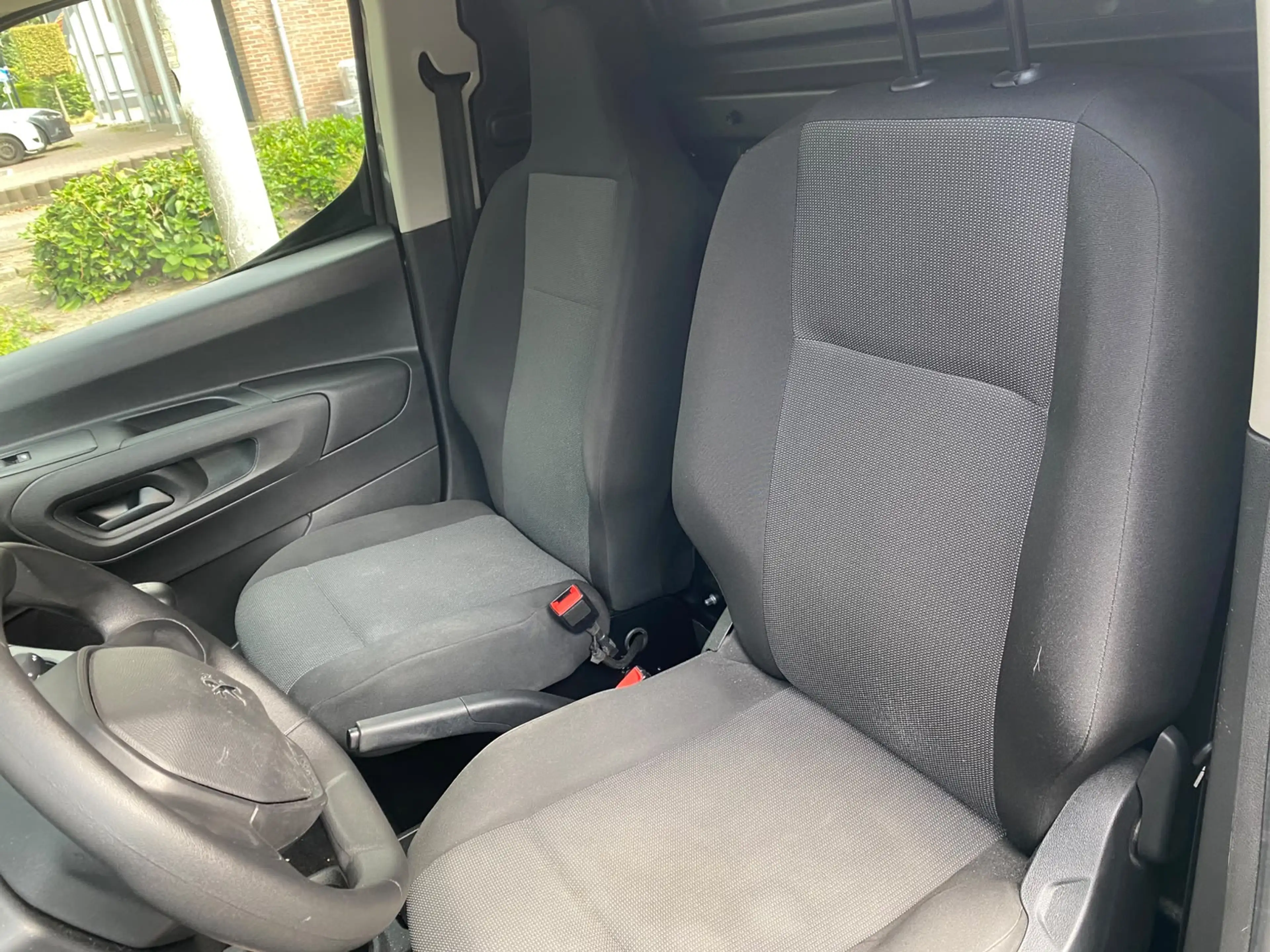Peugeot Partner 1.5 BlueHDi 100 S&S L1 — photo 12