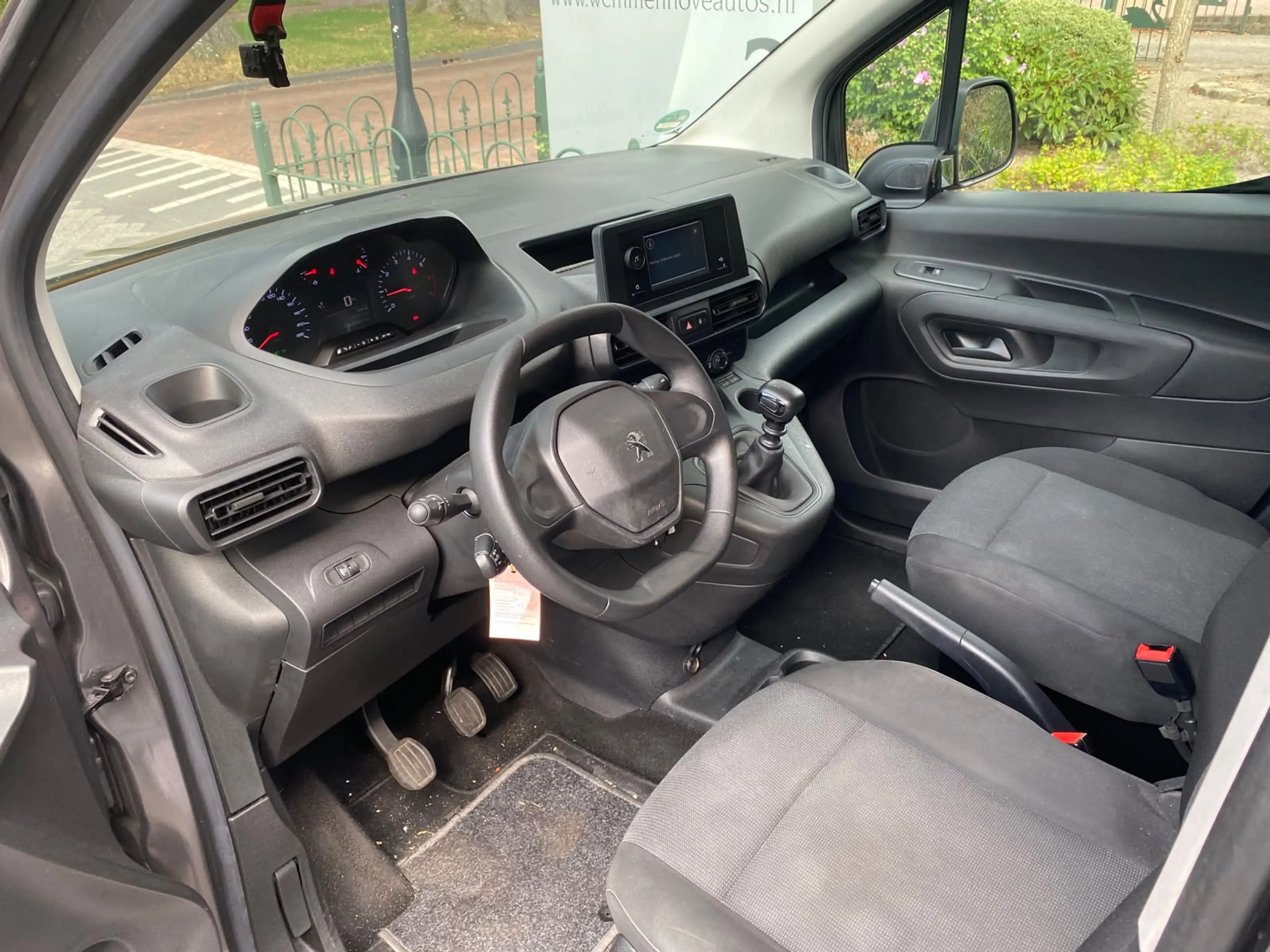 Peugeot Partner 1.5 BlueHDi 100 S&S L1 — photo 11