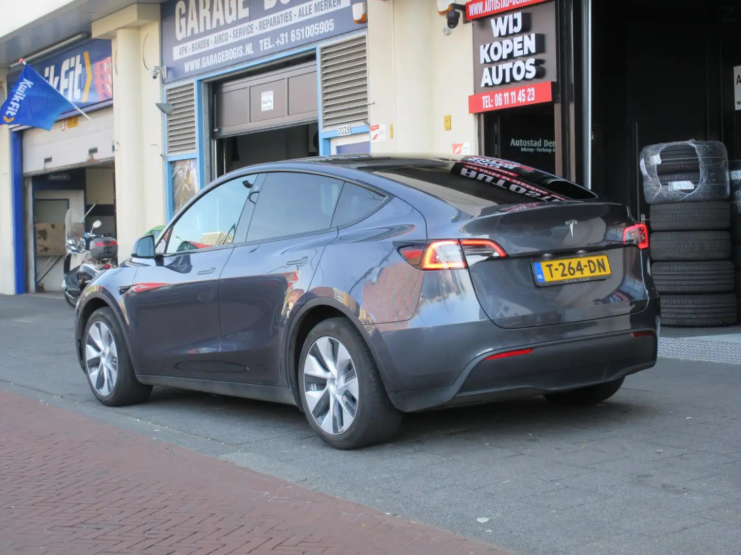 Tesla Model Y RWD 58 kWh Gri - 2