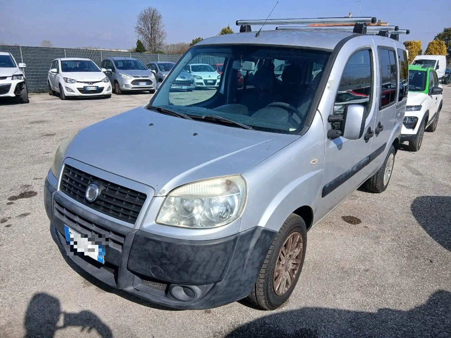 Fiat Doblo 1.6 16V Natural Power Active Grau - 2