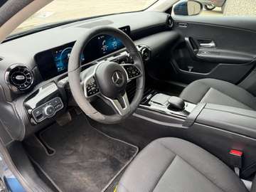 Mercedes-Benz A 180 A 180 d Business Line