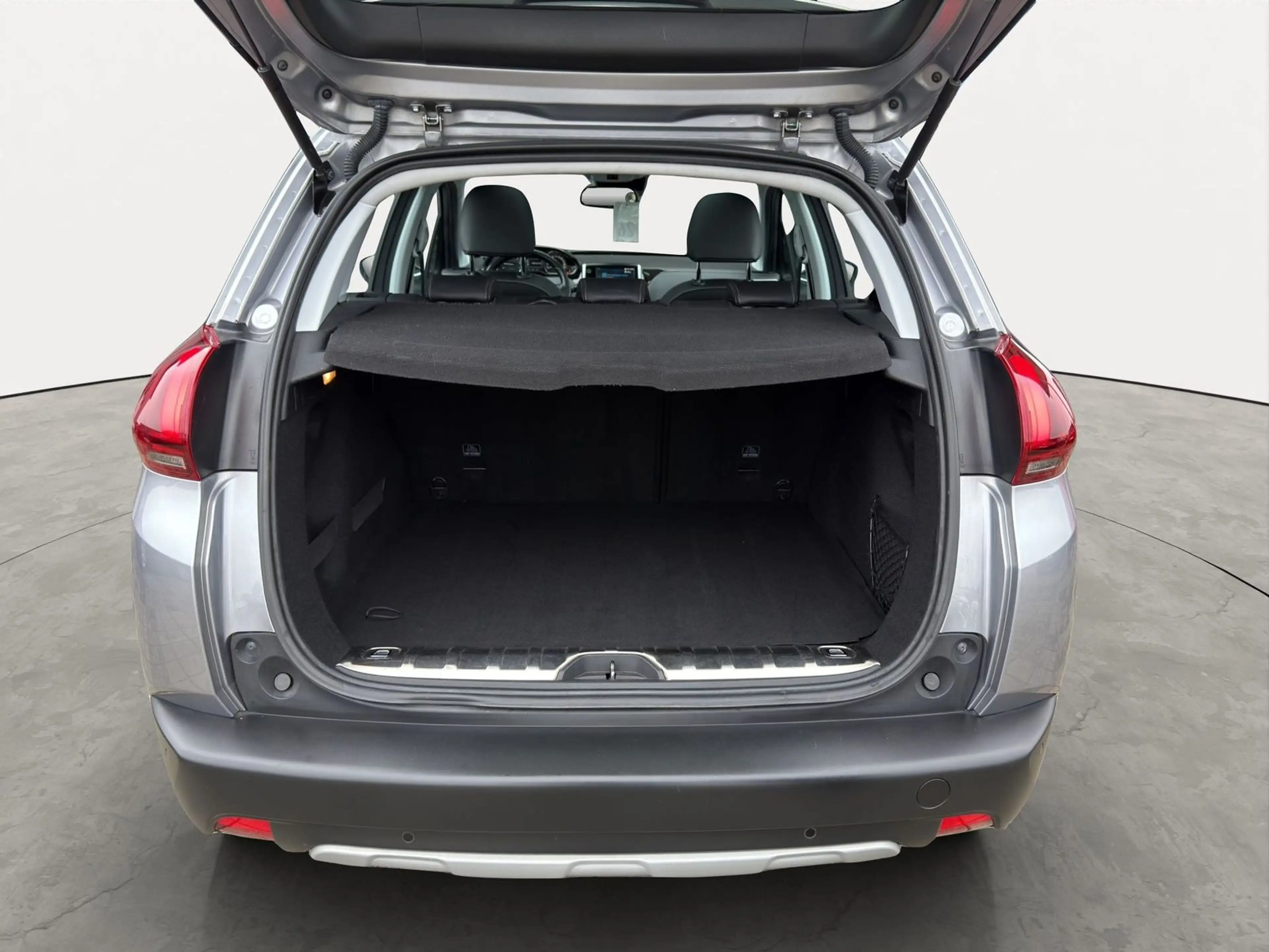 Peugeot 2008 1.2 PureTech 110 Allure AHK Pano — photo 14