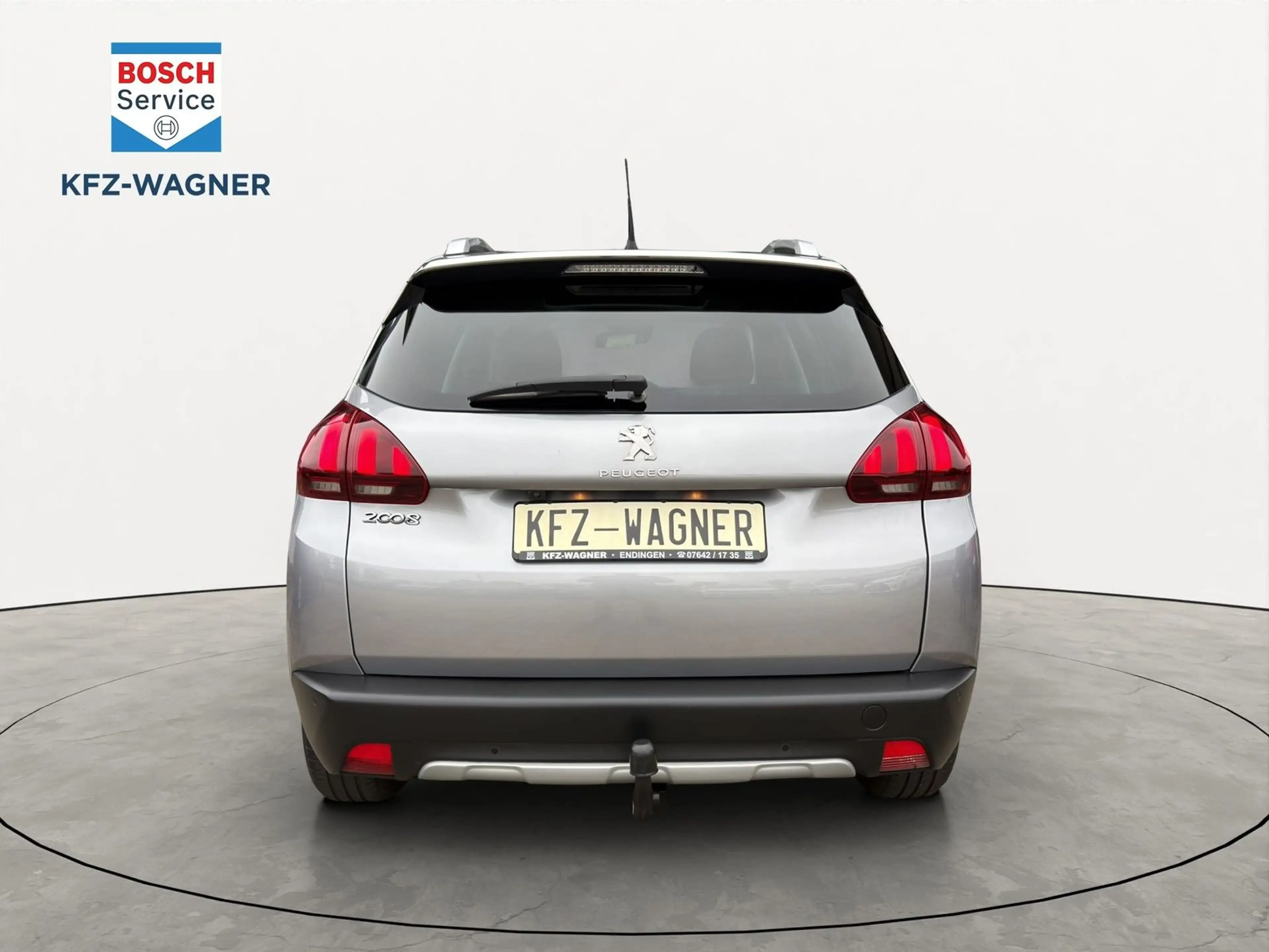 Peugeot 2008 1.2 PureTech 110 Allure AHK Pano — photo 4