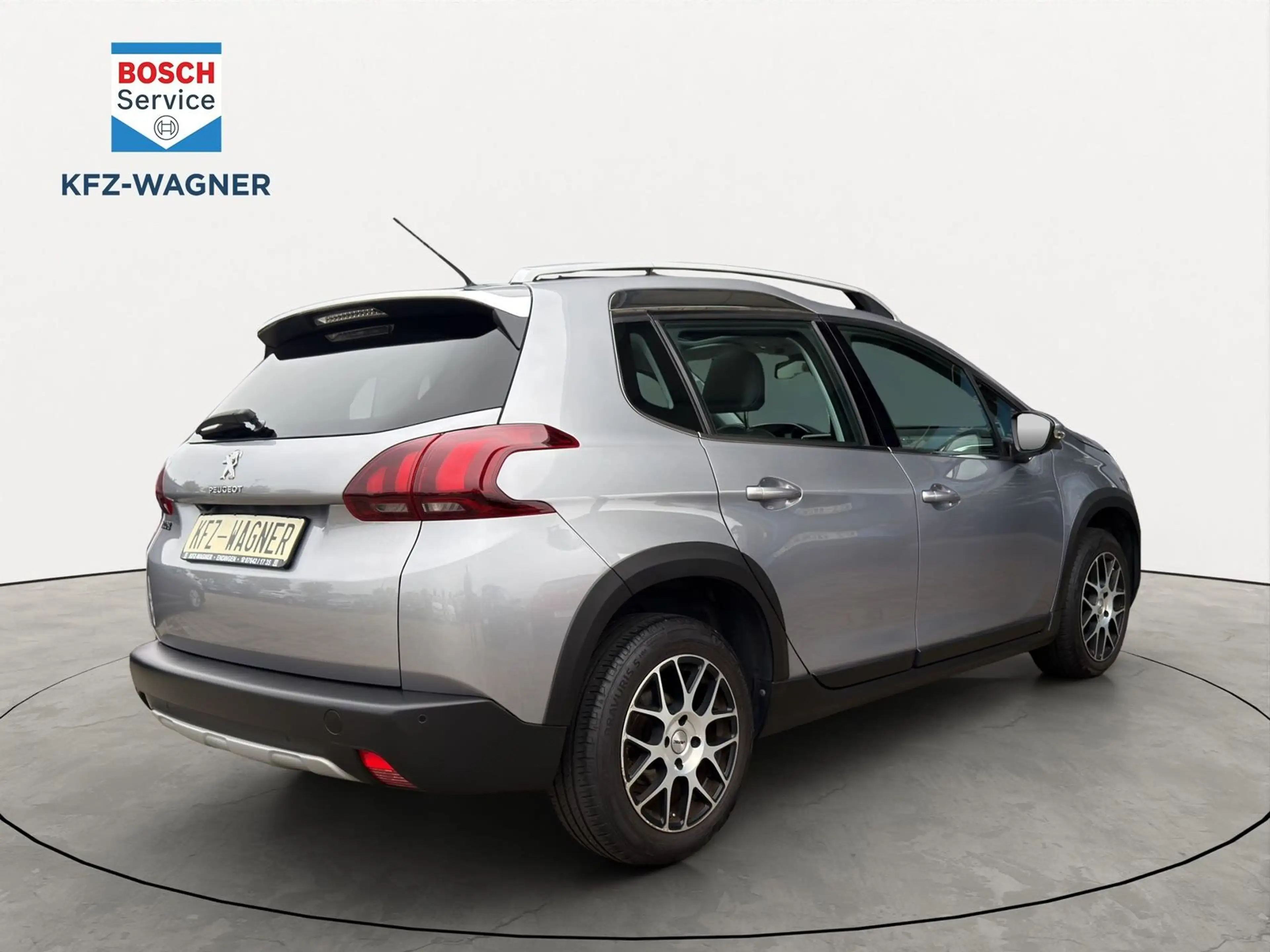 Peugeot 2008 1.2 PureTech 110 Allure AHK Pano — photo 5