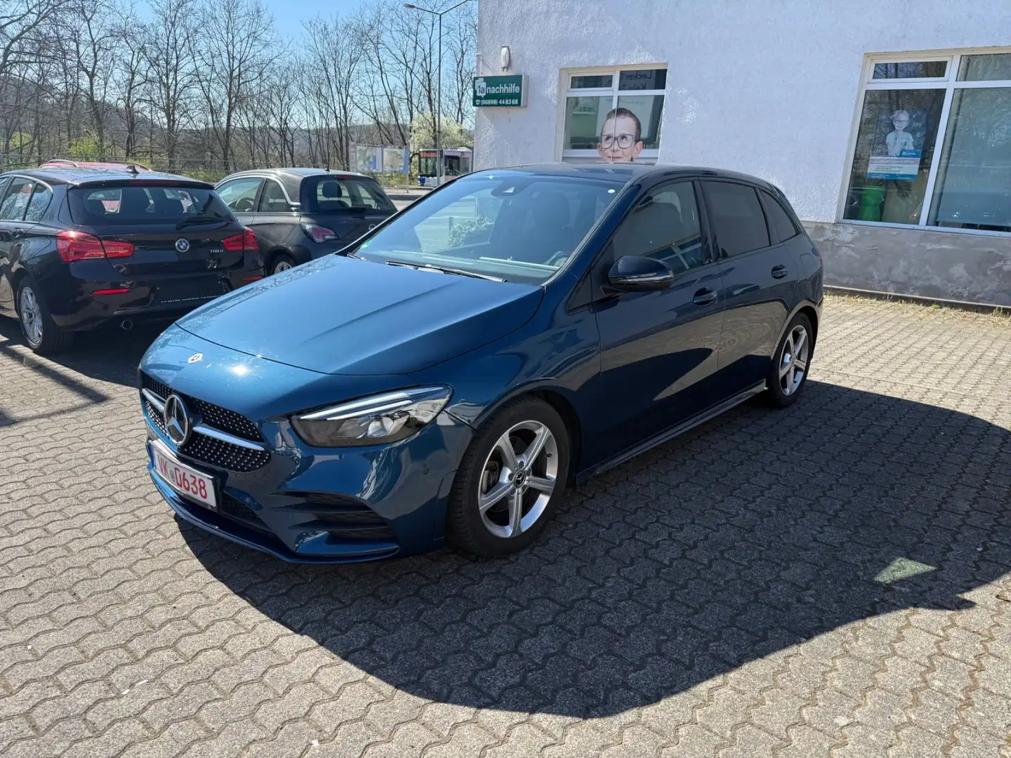 Mercedes-Benz B 200 B-Klasse AMG Line Widescreen LED Blau - 1