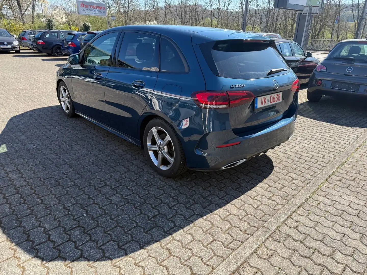 Mercedes-Benz B 200 B-Klasse AMG Line Widescreen LED Blau - 2